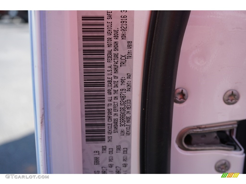 2018 1500 Express Crew Cab - Bright White / Black/Diesel Gray photo #16