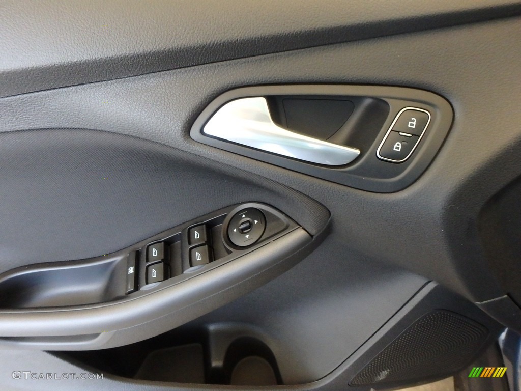 2018 Focus SEL Hatch - Blue Metallic / Charcoal Black photo #9