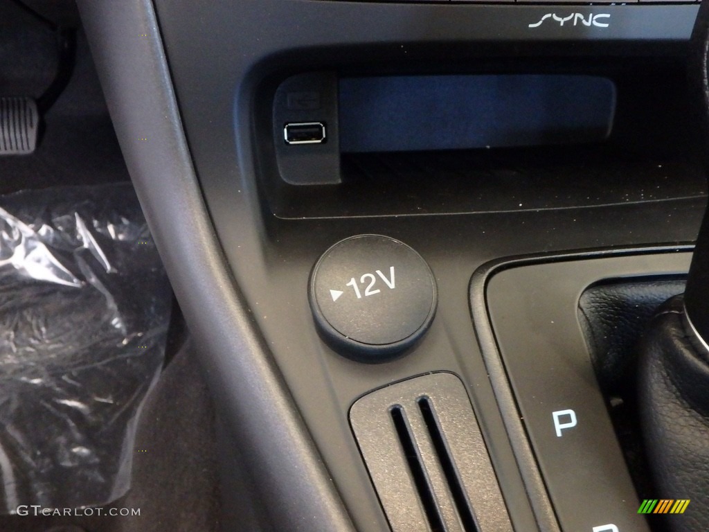 2018 Focus SEL Hatch - Blue Metallic / Charcoal Black photo #14
