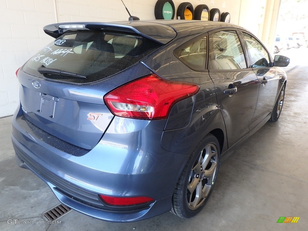 2018 Focus ST Hatch - Blue Metallic / Charcoal Black photo #2