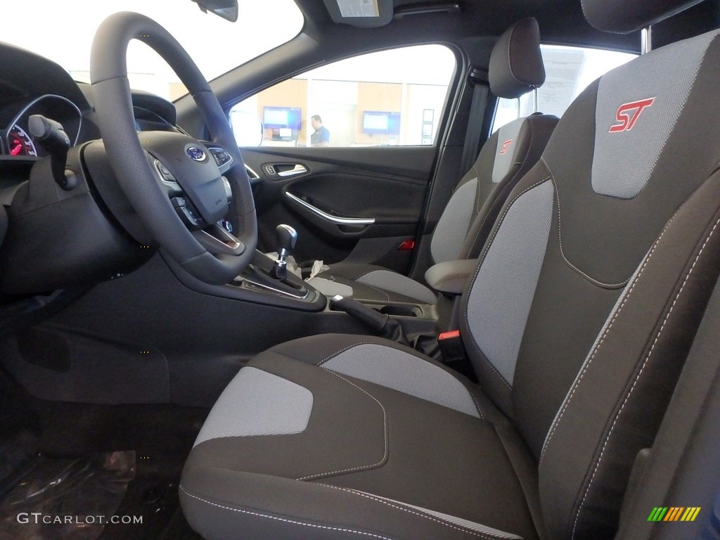 2018 Focus ST Hatch - Blue Metallic / Charcoal Black photo #6