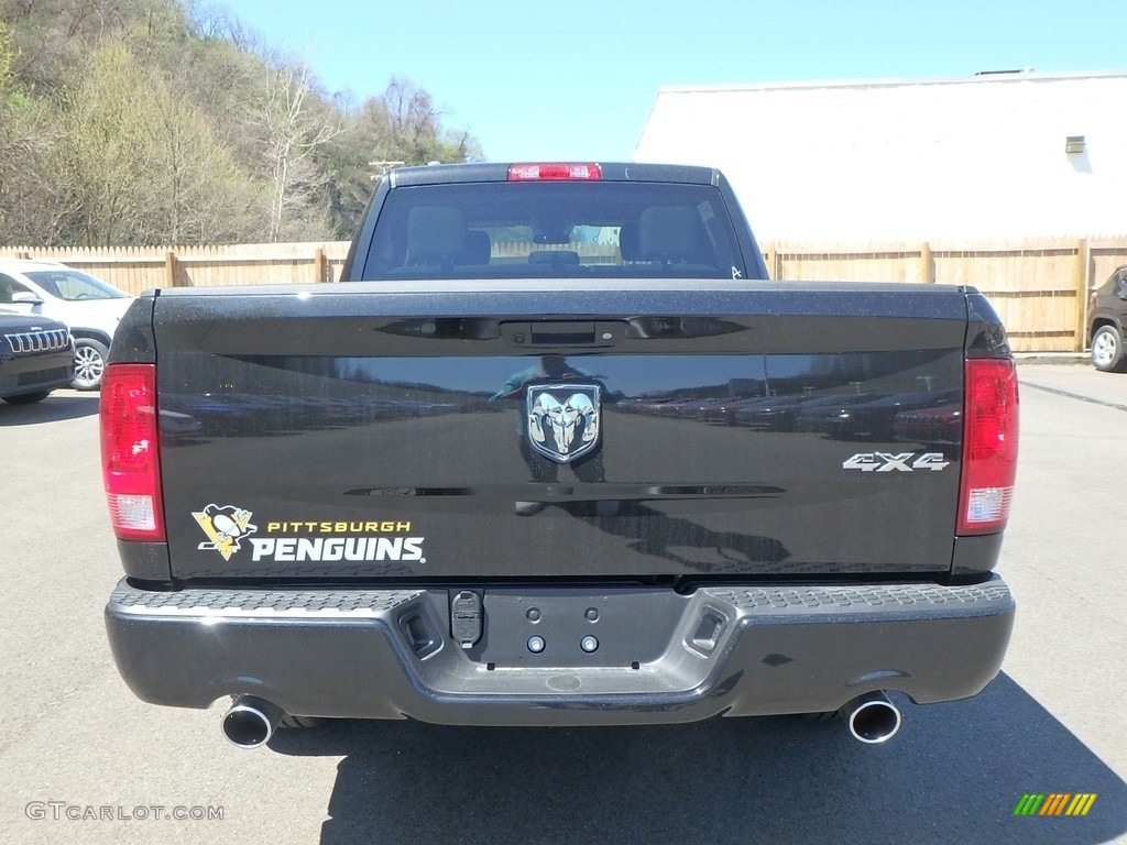 2018 1500 Express Crew Cab 4x4 - Brilliant Black Crystal Pearl / Black/Diesel Gray photo #4