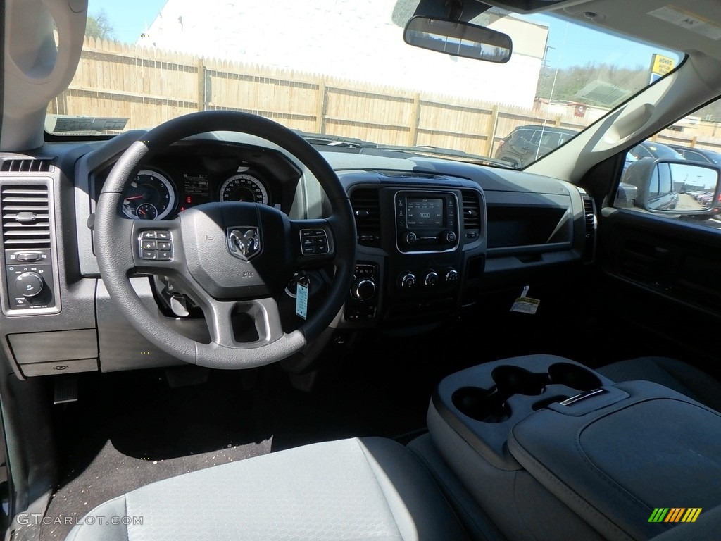 2018 1500 Express Crew Cab 4x4 - Brilliant Black Crystal Pearl / Black/Diesel Gray photo #12