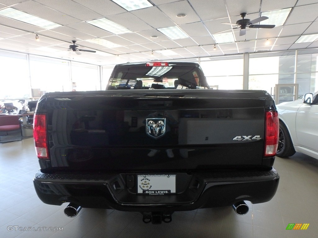 2018 1500 Express Crew Cab 4x4 - Brilliant Black Crystal Pearl / Black/Diesel Gray photo #4
