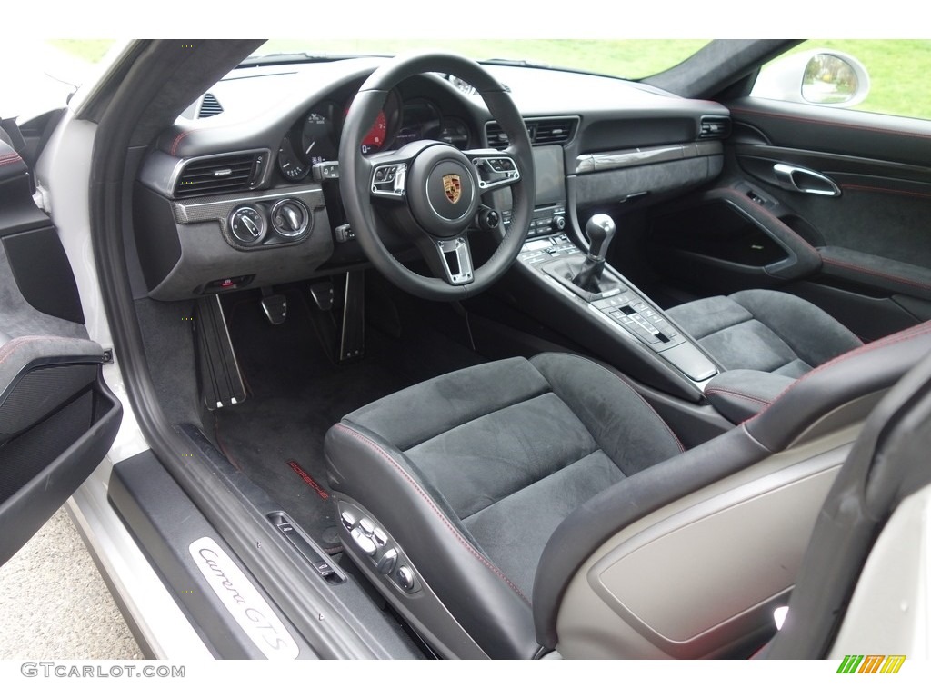 Black w/Alcantara Interior 2018 Porsche 911 GTS Coupe Photo #126931593