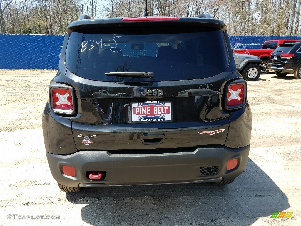 2018 Renegade Trailhawk 4x4 - Black / Black photo #5