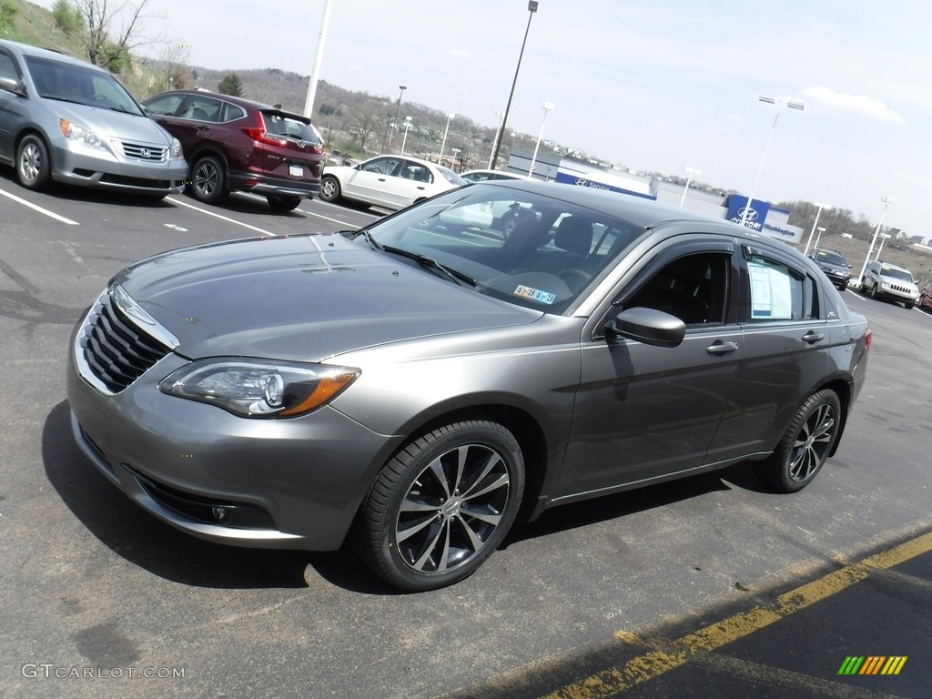 2012 200 S Sedan - Bright Silver Metallic / Black photo #6