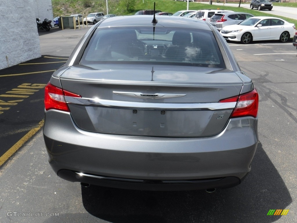 2012 200 S Sedan - Bright Silver Metallic / Black photo #9