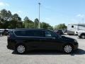 2018 Brilliant Black Crystal Pearl Chrysler Pacifica L  photo #6