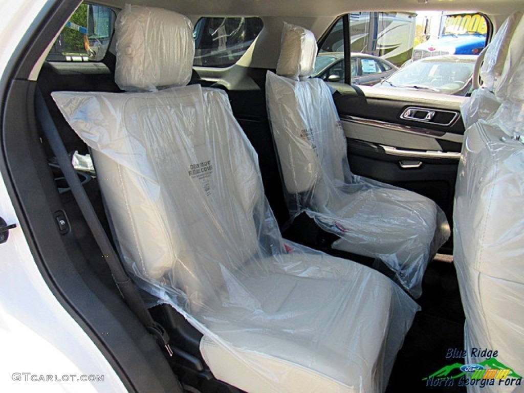 2018 Explorer Platinum 4WD - White Platinum / Medium Soft Ceramic photo #12