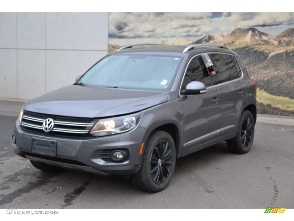 2012 Tiguan SE 4Motion - Pepper Gray Metallic / Black photo #3
