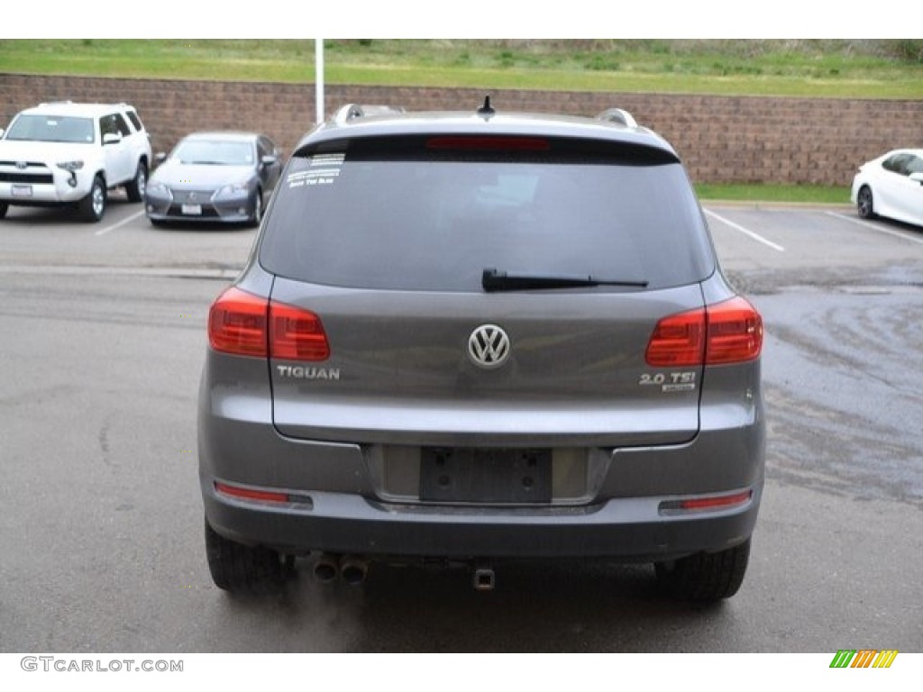 2012 Tiguan SE 4Motion - Pepper Gray Metallic / Black photo #6