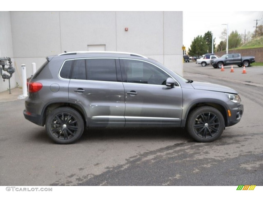 2012 Tiguan SE 4Motion - Pepper Gray Metallic / Black photo #8