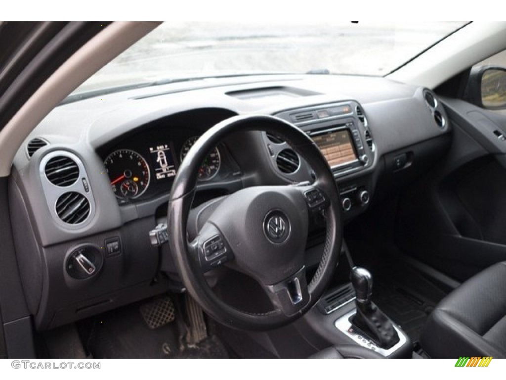 2012 Tiguan SE 4Motion - Pepper Gray Metallic / Black photo #10