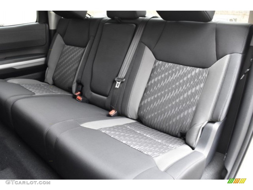 2018 Tundra SR5 CrewMax 4x4 - Super White / Black photo #15