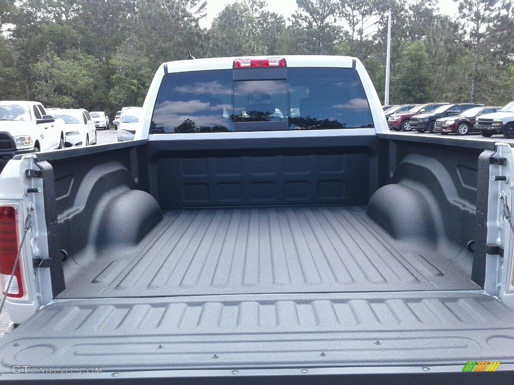 2018 1500 Laramie Crew Cab - Bright Silver Metallic / Black photo #19