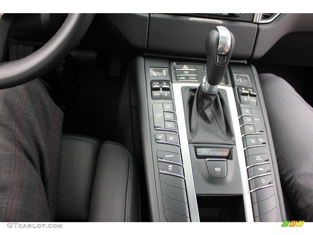 2017 Porsche Macan S Transmission Photos