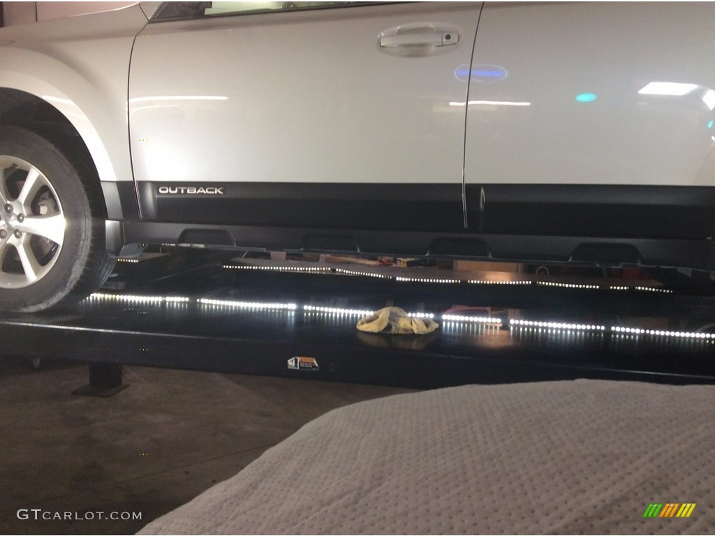 2014 Outback 2.5i Limited - Satin White Pearl / Ivory photo #26