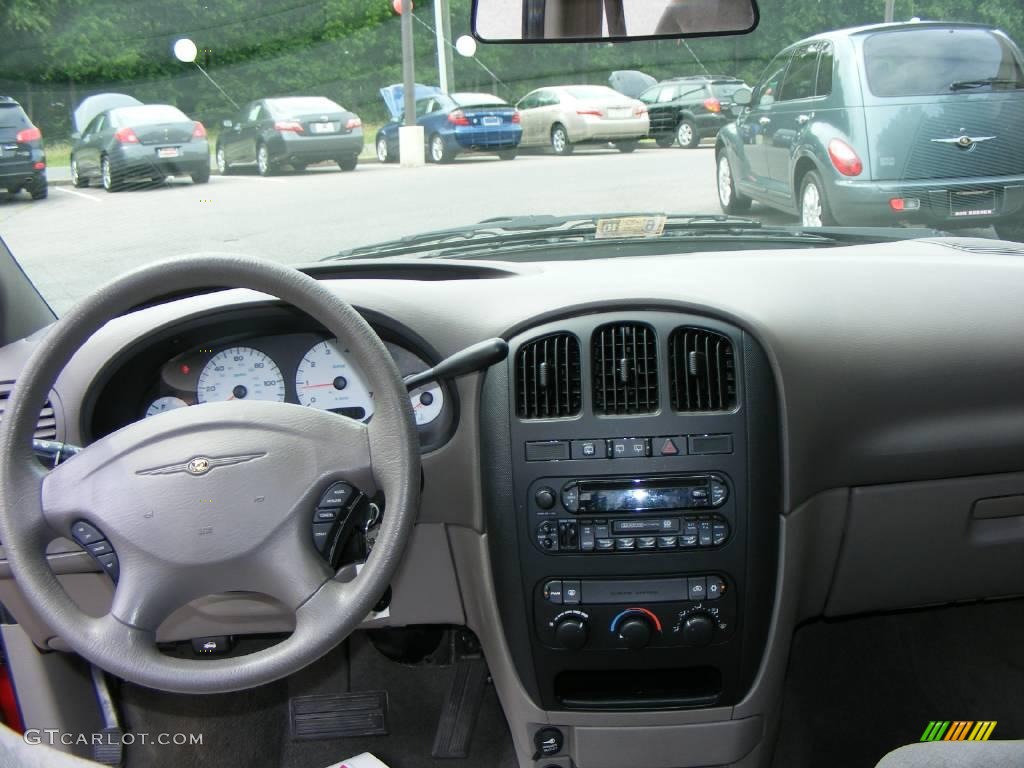 2003 Voyager LX - Inferno Red Tinted Pearlcoat / Gray photo #13