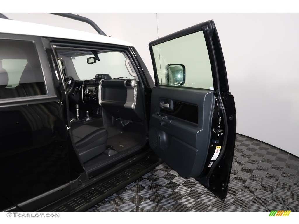 2014 FJ Cruiser 4WD - Black / Dark Charcoal photo #30