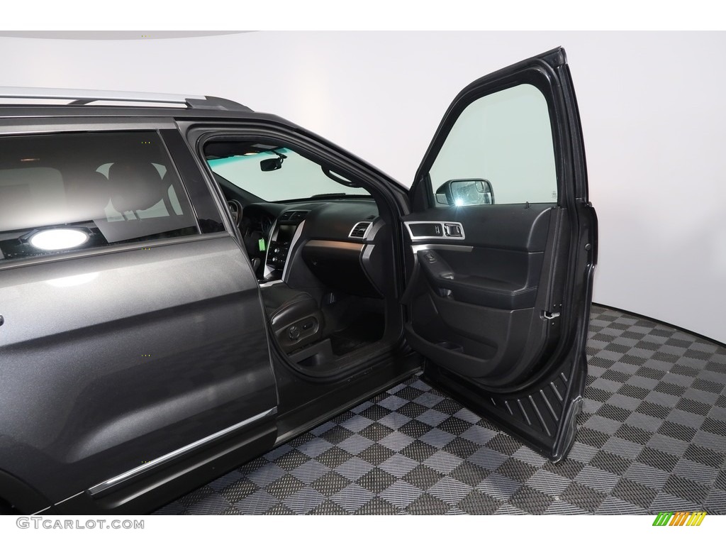 2015 Explorer XLT 4WD - Ingot Silver / Charcoal Black photo #32