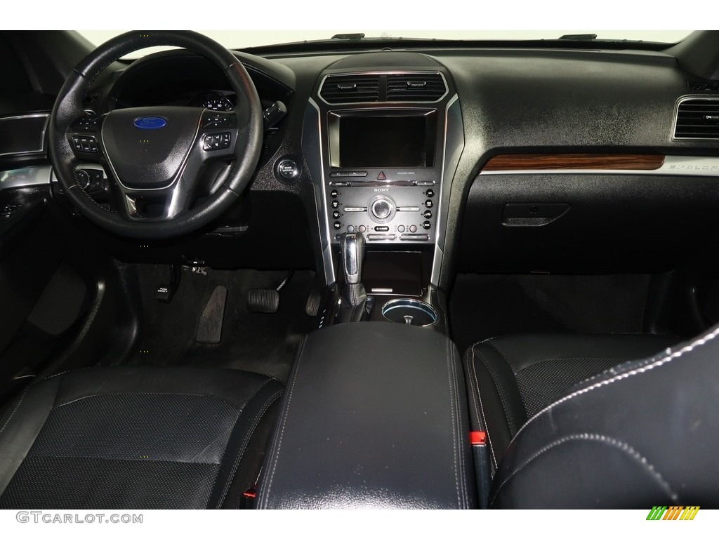 2017 Explorer Limited 4WD - Shadow Black / Ebony Black photo #18