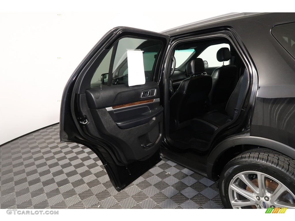 2017 Explorer Limited 4WD - Shadow Black / Ebony Black photo #30