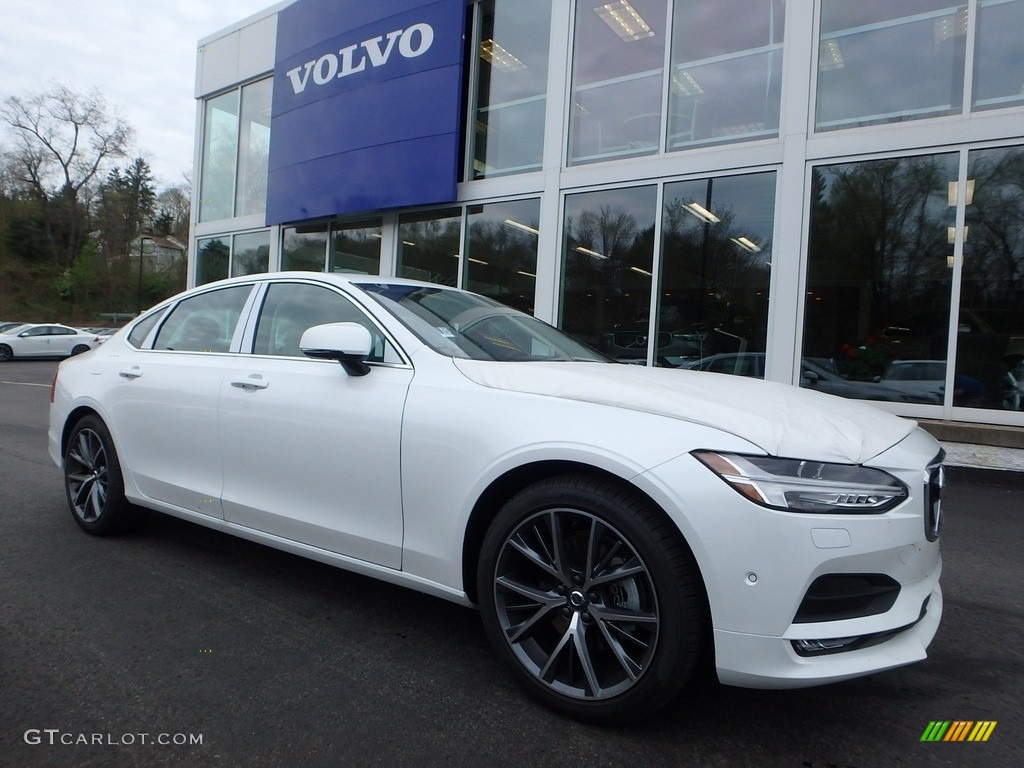 2018 Volvo S90 T5 AWD Momentum Exterior Photos