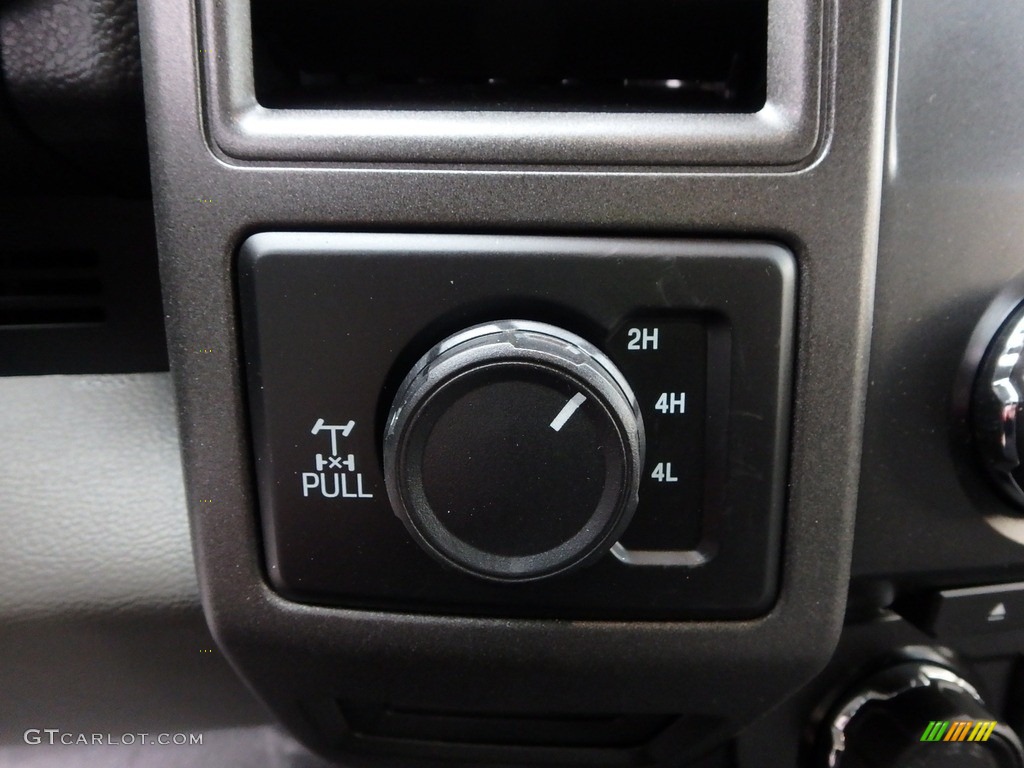 2018 Ford F350 Super Duty XL SuperCab 4x4 Controls Photo #126986171