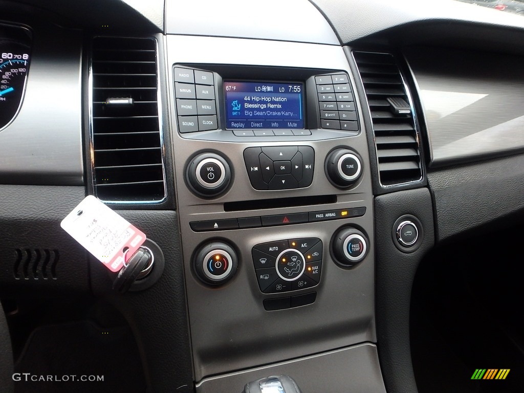 2015 Taurus SEL - Ingot Silver Metallic / Charcoal Black photo #22