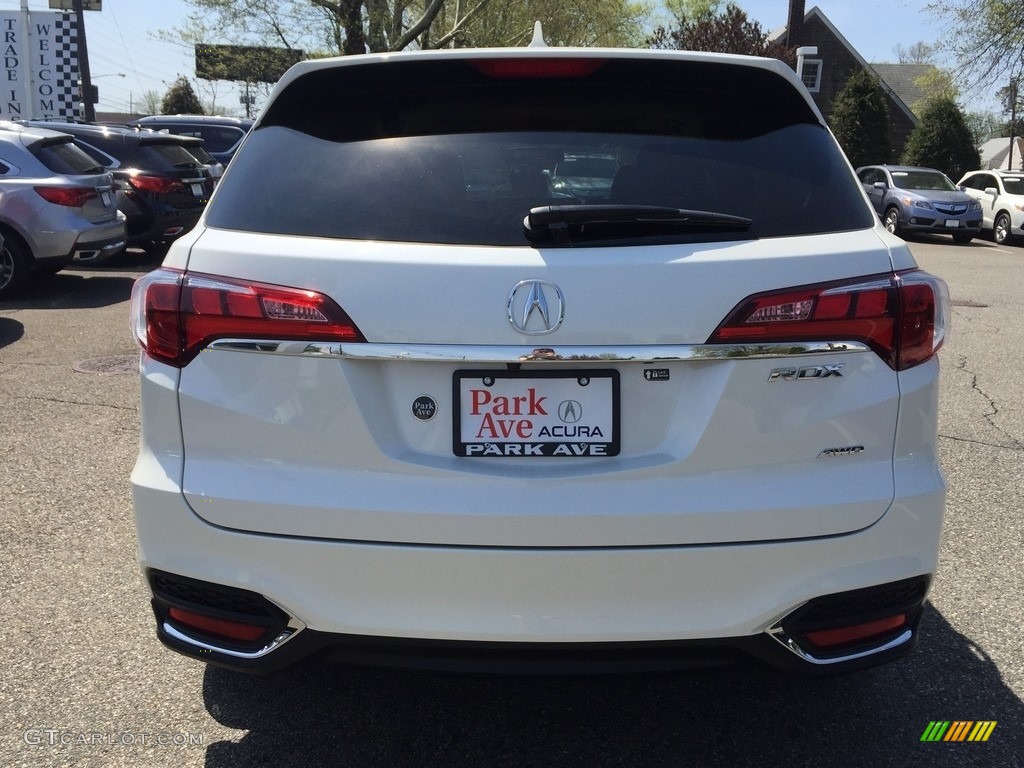 2017 RDX Technology AWD - White Diamond Pearl / Parchment photo #4