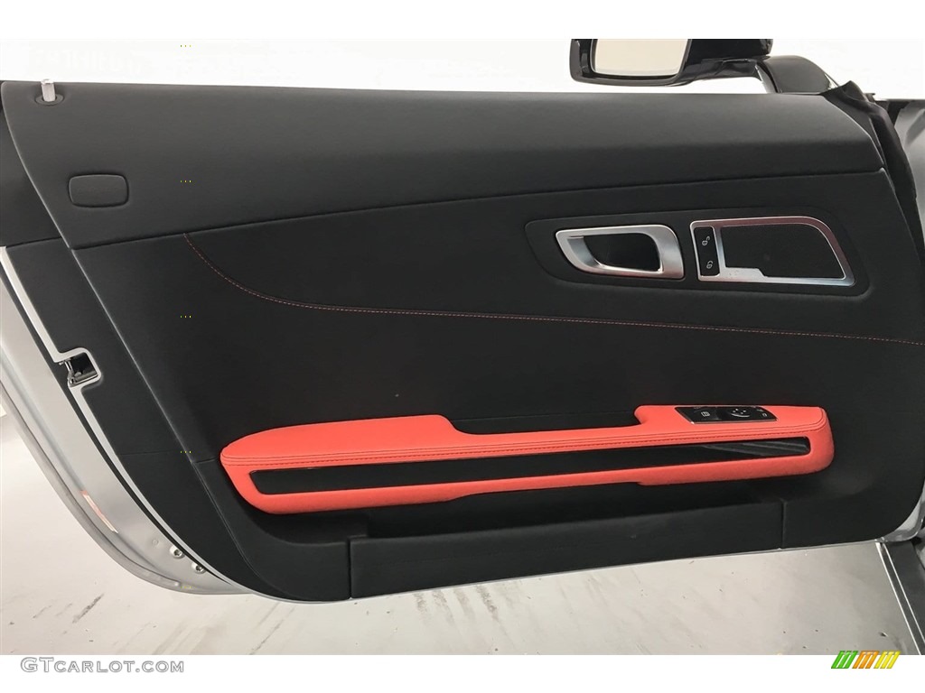 2018 Mercedes-Benz AMG GT Roadster Red Pepper/Black Door Panel Photo #126994112