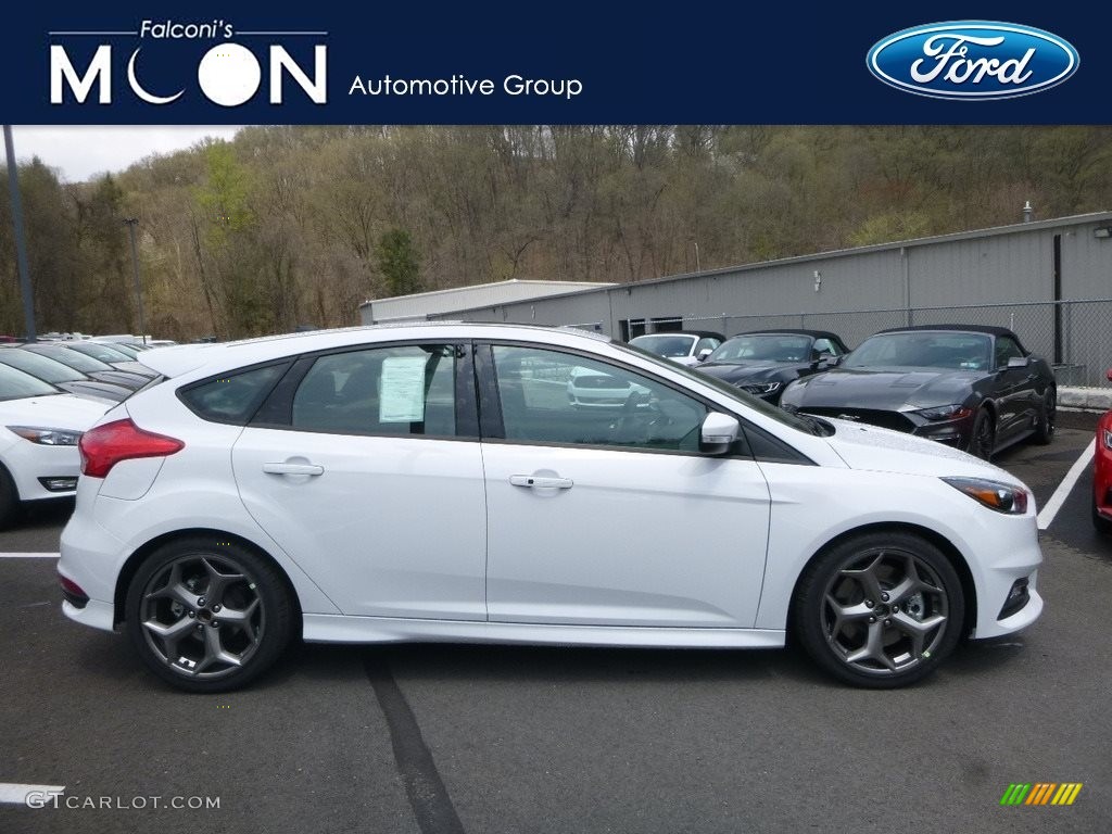 2018 Focus ST Hatch - Oxford White / Charcoal Black/Smoke Storm Partial Recaro Leather photo #1