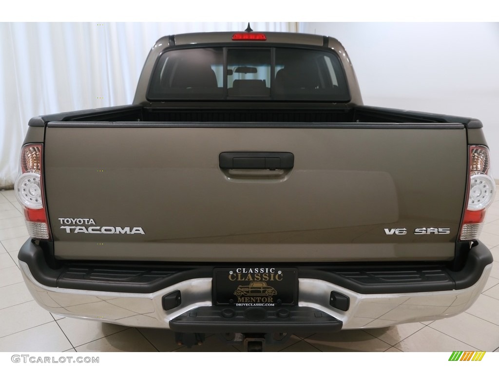 2015 Tacoma V6 Double Cab 4x4 - Pyrite Mica / Graphite photo #17
