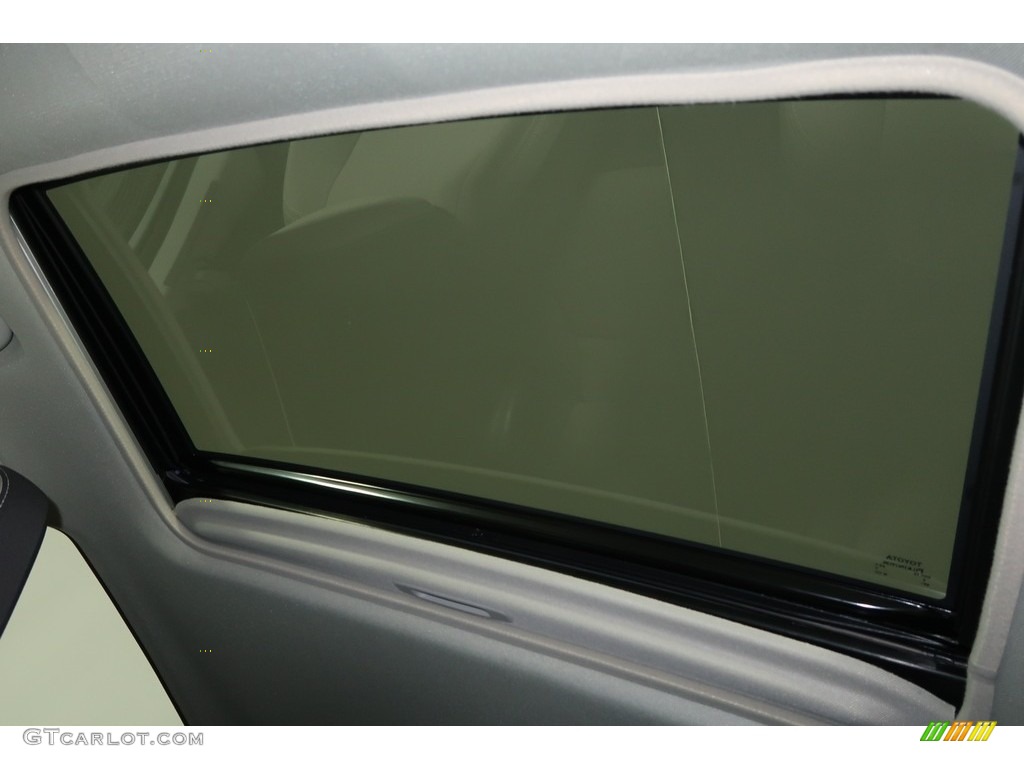 2015 RAV4 XLE - Classic Silver Metallic / Ash photo #2