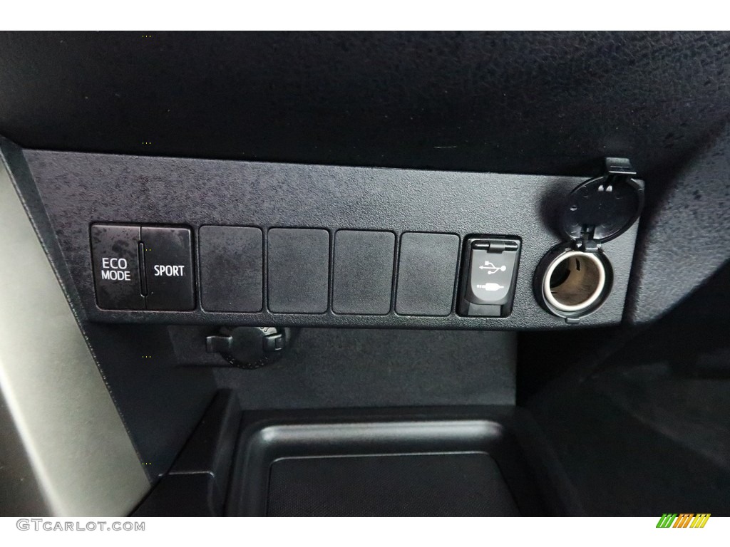 2015 RAV4 XLE - Classic Silver Metallic / Ash photo #3