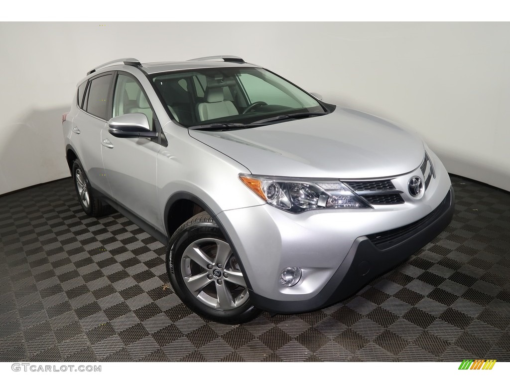 2015 RAV4 XLE - Classic Silver Metallic / Ash photo #5