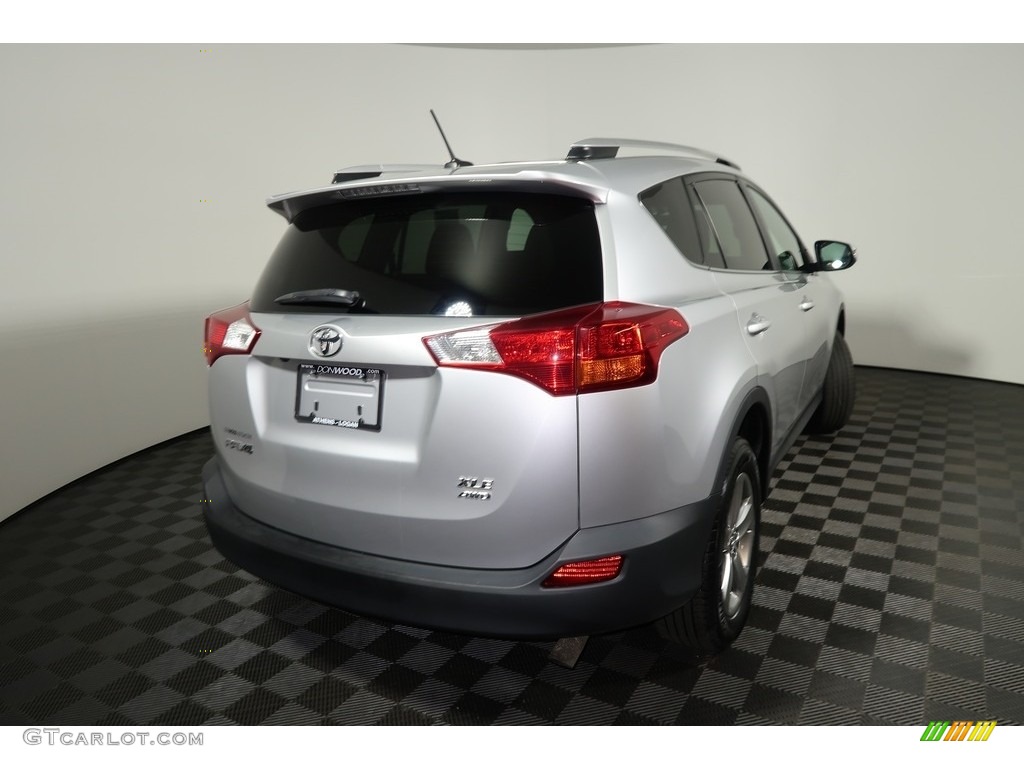 2015 RAV4 XLE - Classic Silver Metallic / Ash photo #13