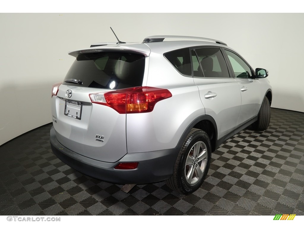 2015 RAV4 XLE - Classic Silver Metallic / Ash photo #14