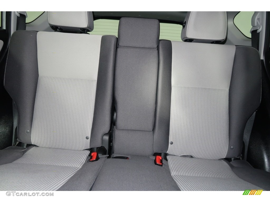 2015 RAV4 XLE - Classic Silver Metallic / Ash photo #20