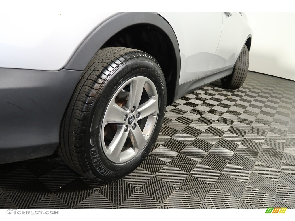 2015 RAV4 XLE - Classic Silver Metallic / Ash photo #22