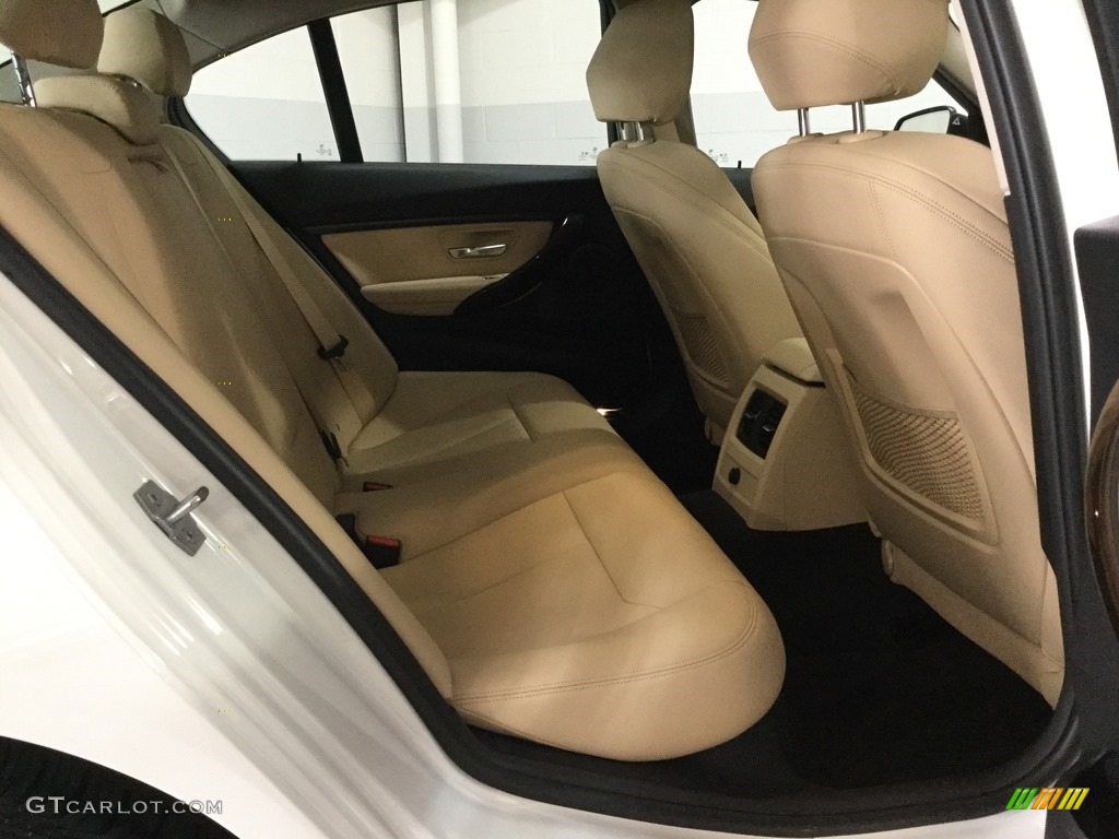 2018 3 Series 320i xDrive Sedan - Alpine White / Venetian Beige photo #20