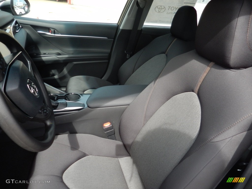 2018 Camry LE - Celestial Silver Metallic / Black photo #3