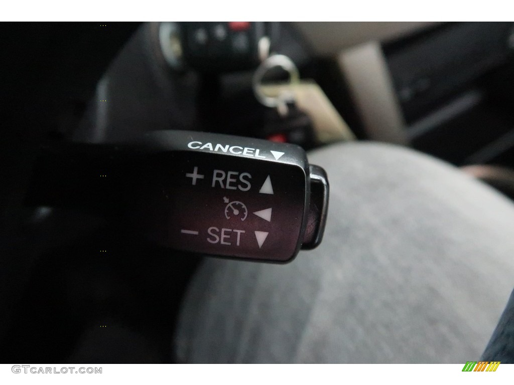 2015 RAV4 XLE - Classic Silver Metallic / Ash photo #34