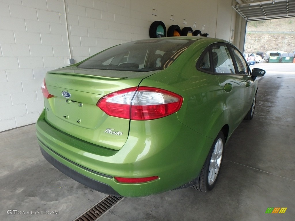 2018 Fiesta SE Sedan - Outrageous Green / Charcoal Black photo #2