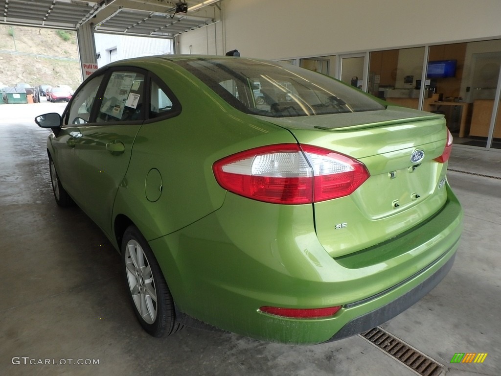 2018 Fiesta SE Sedan - Outrageous Green / Charcoal Black photo #3