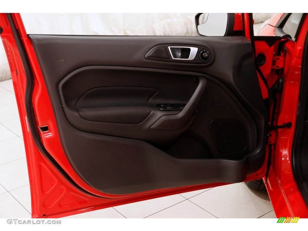2015 Fiesta SE Sedan - Race Red / Charcoal Black photo #4
