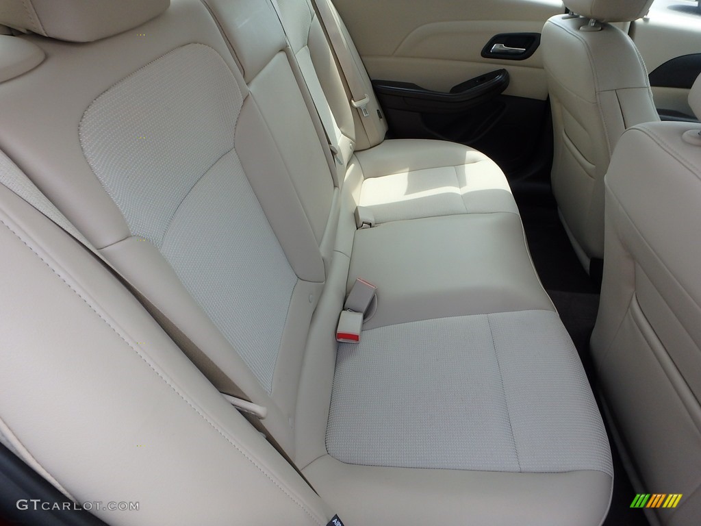 2016 Malibu Limited LT - Butte Red Metallic / Cocoa/Light Neutral photo #18