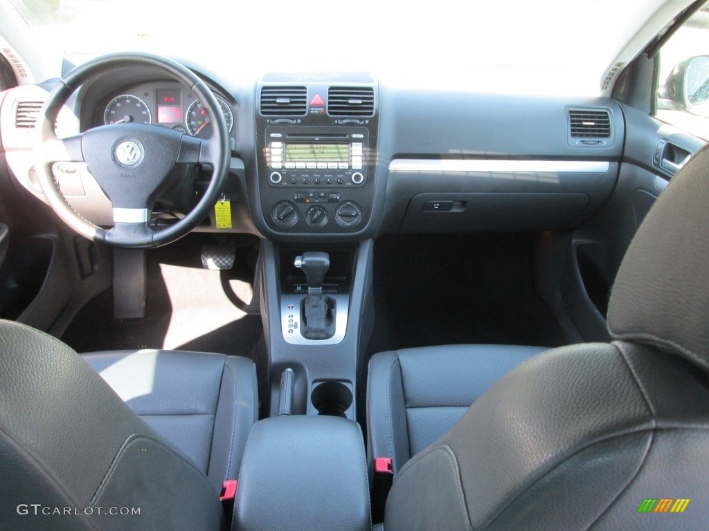 2008 Jetta SE Sedan - Black / Anthracite Black photo #24