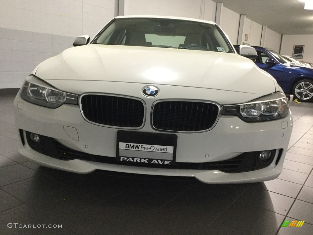2015 3 Series 328i xDrive Sedan - Alpine White / Venetian Beige photo #8
